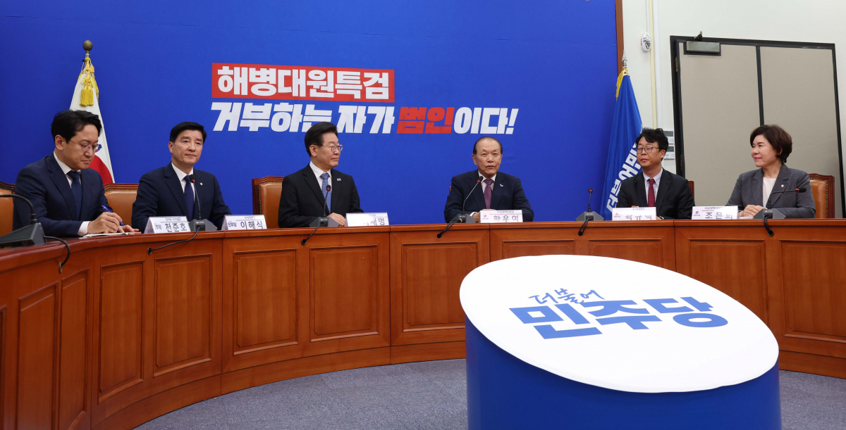 ▲황우여 국민의힘 비상대책위원장이 20일 서울 여의도 국회에서 이재명 더불어민주당 대표를 예방하고 있다. 신태현 기자 holjjak@