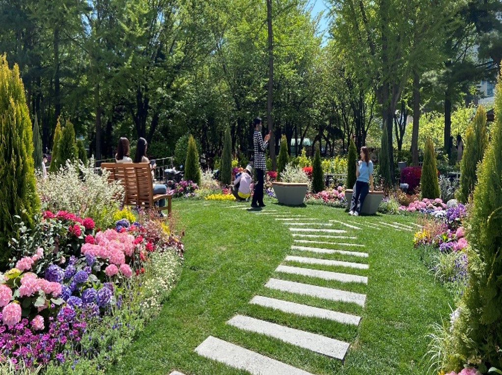 ▲서울 영등포구 청사 앞 생활밀착형 정원.
 (자료제공=영등포구)