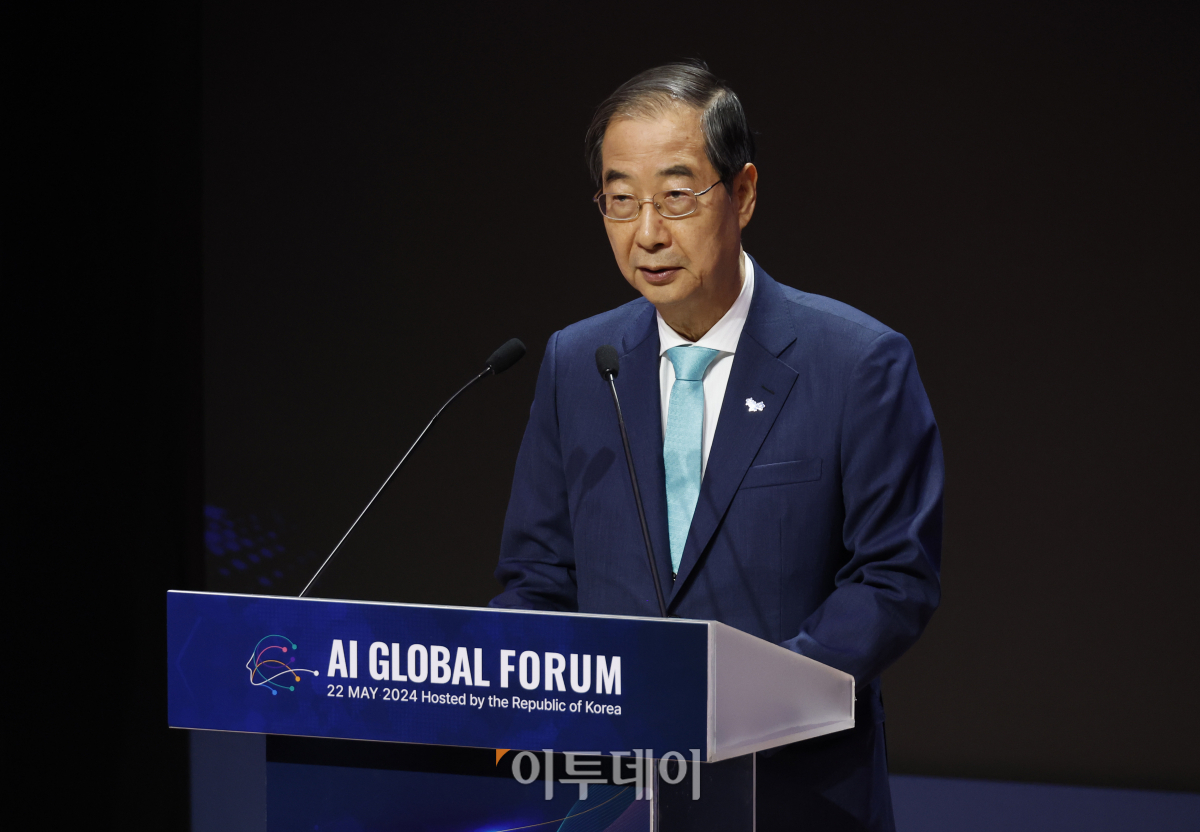 ▲한덕수 국무총리가 22일 서울 성북구 한국과학기술연구원(KIST)에서 열린 AI 글로벌 포럼 개회식에서 축사를 하고 있다. 조현호 기자 hyunho@