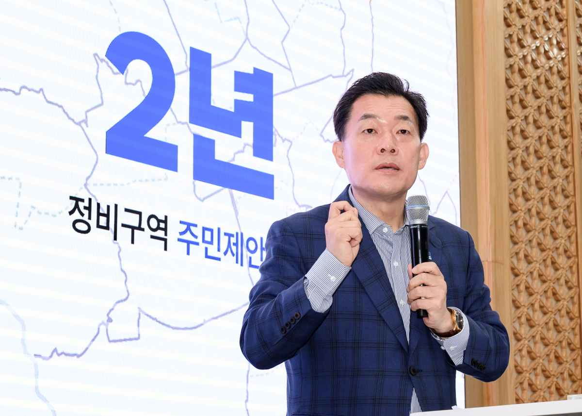 ▲이재준 수원시장이 ‘수원형 도심 재창조 2.0 프로젝트’를 발표하고 있다. (수원특례시)