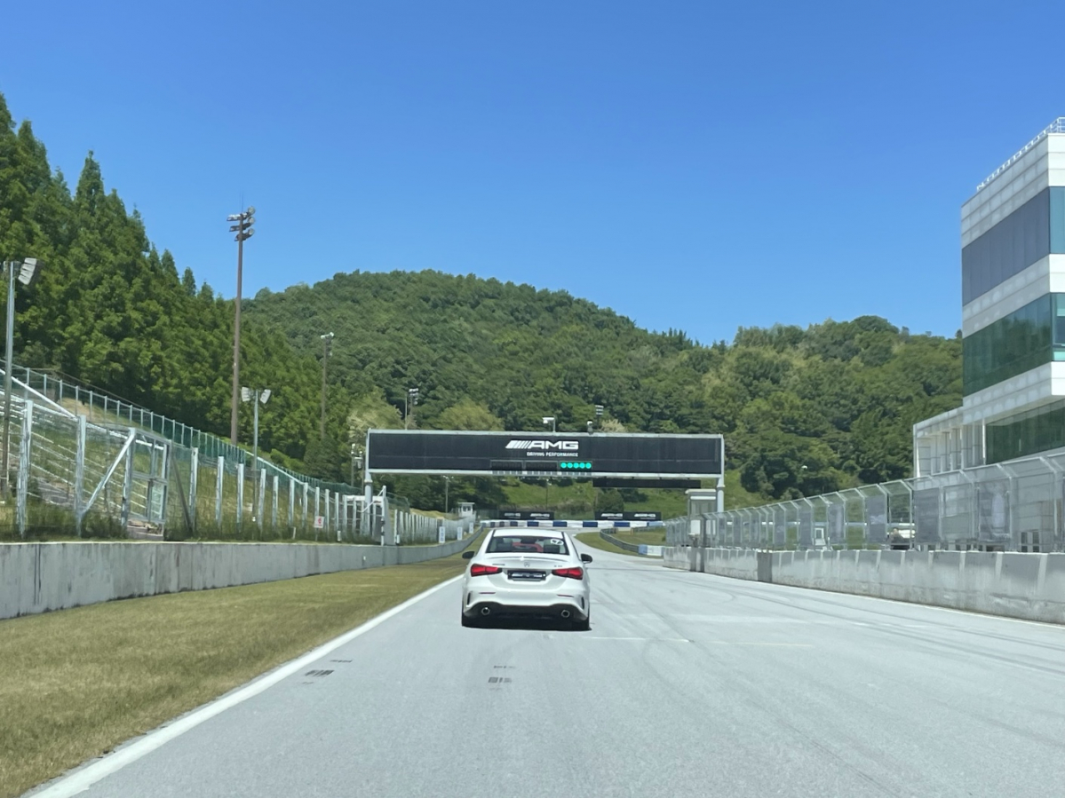 ▲AMG A35가 트랙을 달리는 모습. (이민재 기자 2mj@)