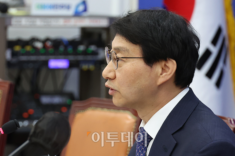 ▲김성주 국회 연금개혁특위 더불어민주당 간사가 27일 서울 여의도 국회에서 21대 국회 임기 내 연금개혁 처리 촉구 기자간담회를 하고 있다. 고이란 기자 photoeran@