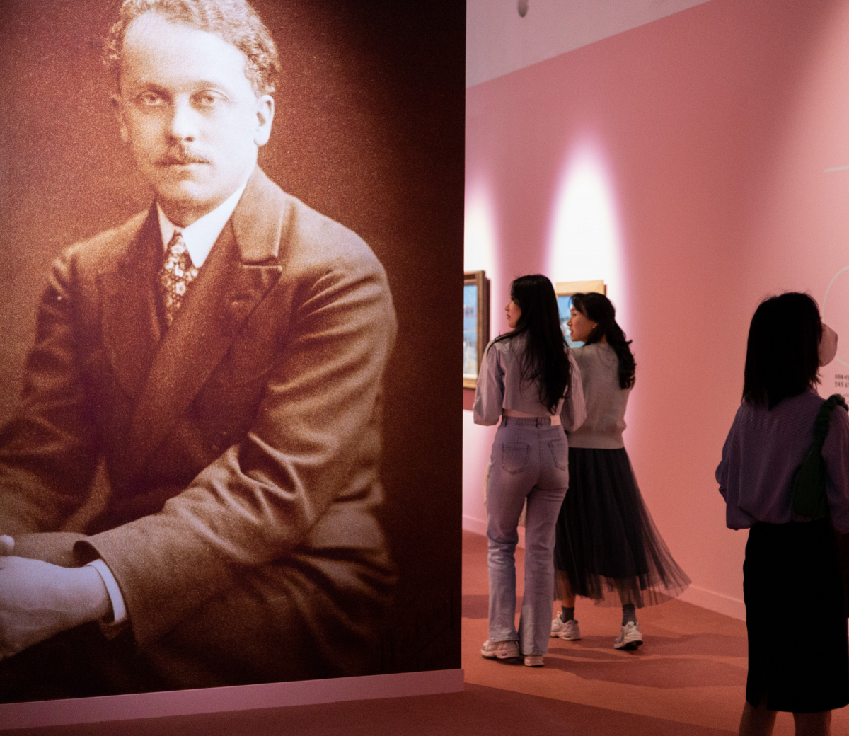 ▲더현대 서울 알트원서 진행 중인 '라울 뒤피'전. (사진제공=현대백화점)