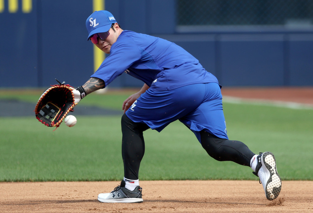 ▲삼성라이온즈 박병호가 29일 오후 대구 삼성라이온즈파크에서 수비 훈련을 하고 있다.  (연합뉴스)