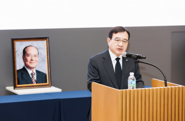 ▲김영진 한독 회장은 “긴 세월 동안 많은 변화가 있었지만 한독을 존경받는 기업으로 일궈 가시고자 했던 창업정신을 한독의 변치 않는 뿌리로 이어갈 것”이라고 말했다. (사진제공=한독)