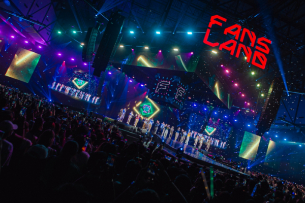 ▲에잇턴 (사진 = MNH엔터테인먼트, Fansland Music Festival #fanslandmusicfestival)