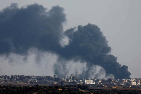 ▲12일(현지시간) 가자지구 북부에서 폭발이 발생한 뒤 연기가 피어오르고 있다. 로이터연합뉴스