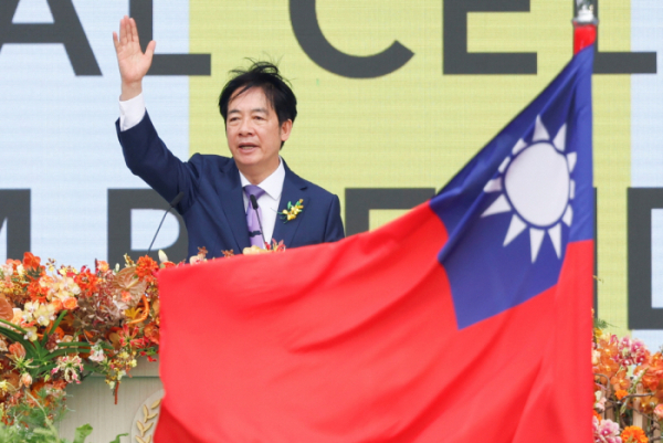 ▲라이칭더 신임 대만 총통이 20일 타이베이 총통부 청사 앞에서 열린 취임식에서 취임사를 하고 있다. 타이베이(대만)/로이터연합뉴스