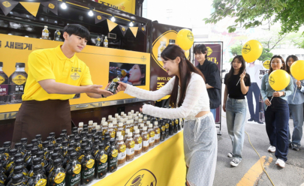 ▲조지아 커피 트럭 이벤트(사진제공=코카-콜라사)