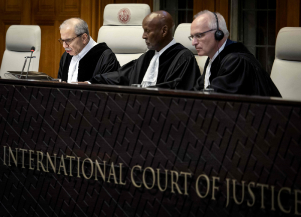 ▲국제사법재판소(ICJ) 소속 판사들이 24일(현지시간) 네덜란드 헤이그에서 남아프리카공화국 요청으로 열린 이스라엘-하마스 전쟁 관련 심리에 참석하고 있다. 헤이그(네덜란드)/AFP연합뉴스