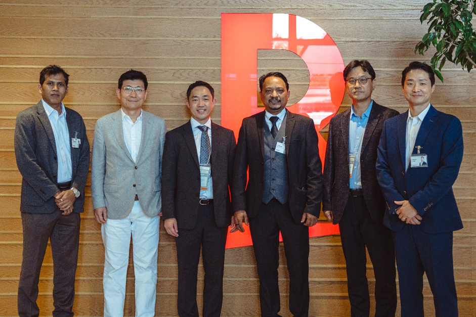 ▲제4이동통신사 출범을 준비 중인 스테이지엑스는 지난 달 31일 일본 도쿄에 위치한 라쿠텐 모바일과 라쿠텐 심포니 본사를 방문했다고 10일 밝혔다. (사진제공=스테이지엑스)