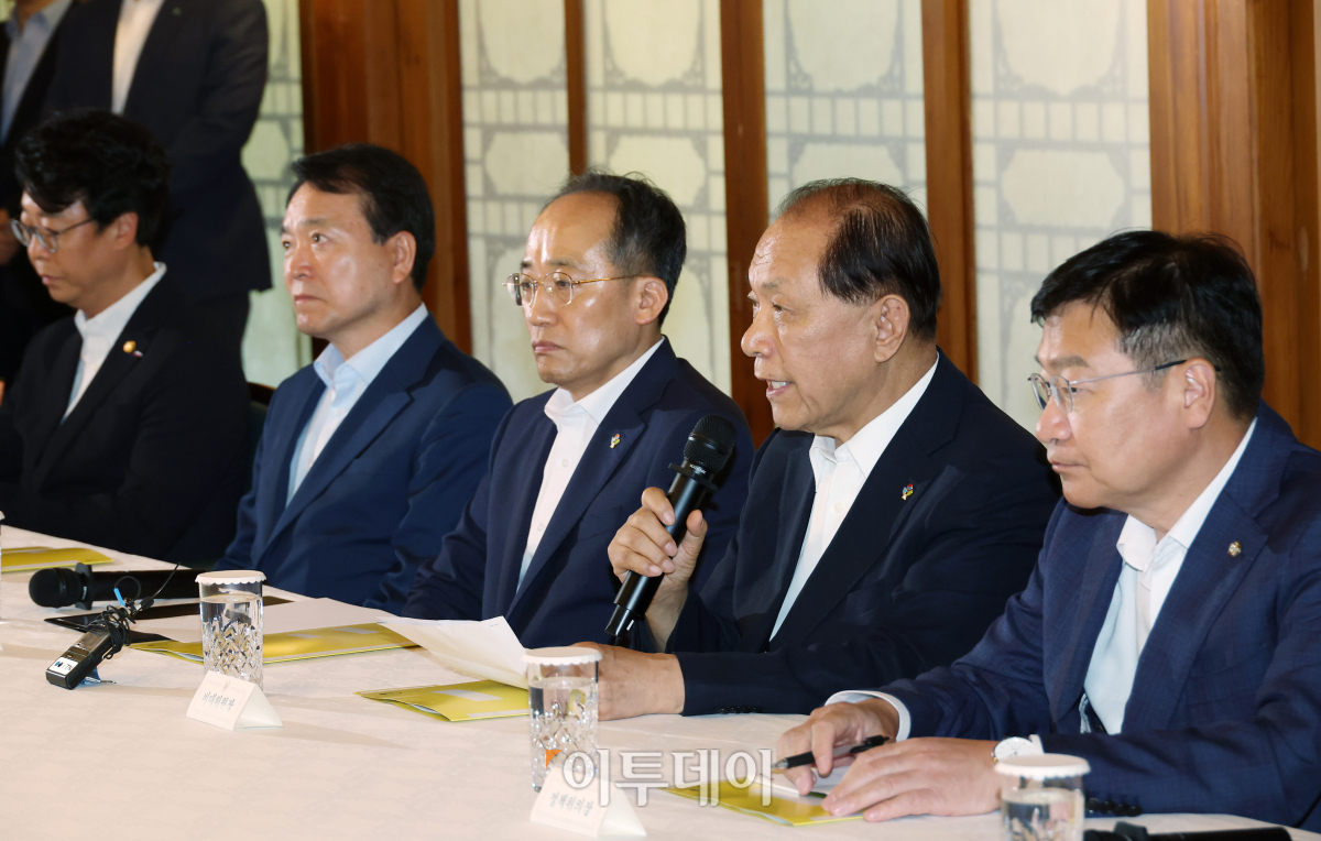 ▲황우여 국민의힘 비상대책위원장이 16일 서울 종로구 삼청동 국무총리공관에서 열린 제18차 고위당정협의회에서 발언하고 있다. 조현호 기자 hyunho@