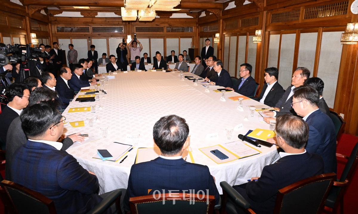 ▲한덕수 국무총리가 16일 서울 종로구 삼청동 국무총리공관에서 열린 제18차 고위당정협의회에서 발언하고 있다. 조현호 기자 hyunho@