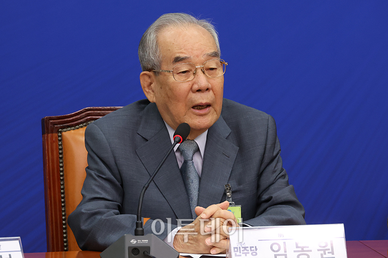 ▲임동원 전 통일부 장관이 19일 서울 여의도 국회에서 열린 한반도 긴장 완화를 위한 긴급 간담회에서 발언을 하고 있다. 고이란 기자 photoeran@