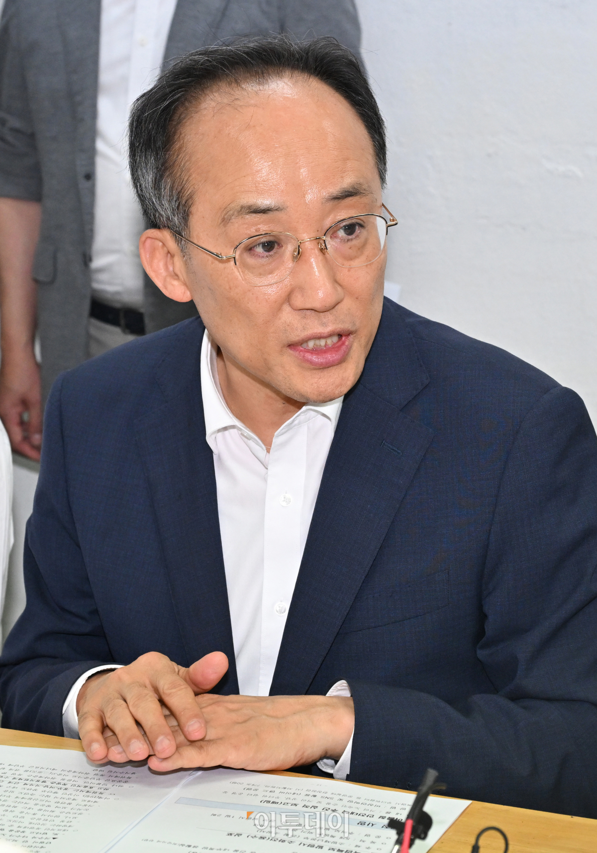 ▲추경호 국민의힘 원내대표가 20일 오후 서울 영등포구 쪽방상담소를 방문해 여름철 재난 안전대비 현장점검을 하고 있다. 국회사진취재단