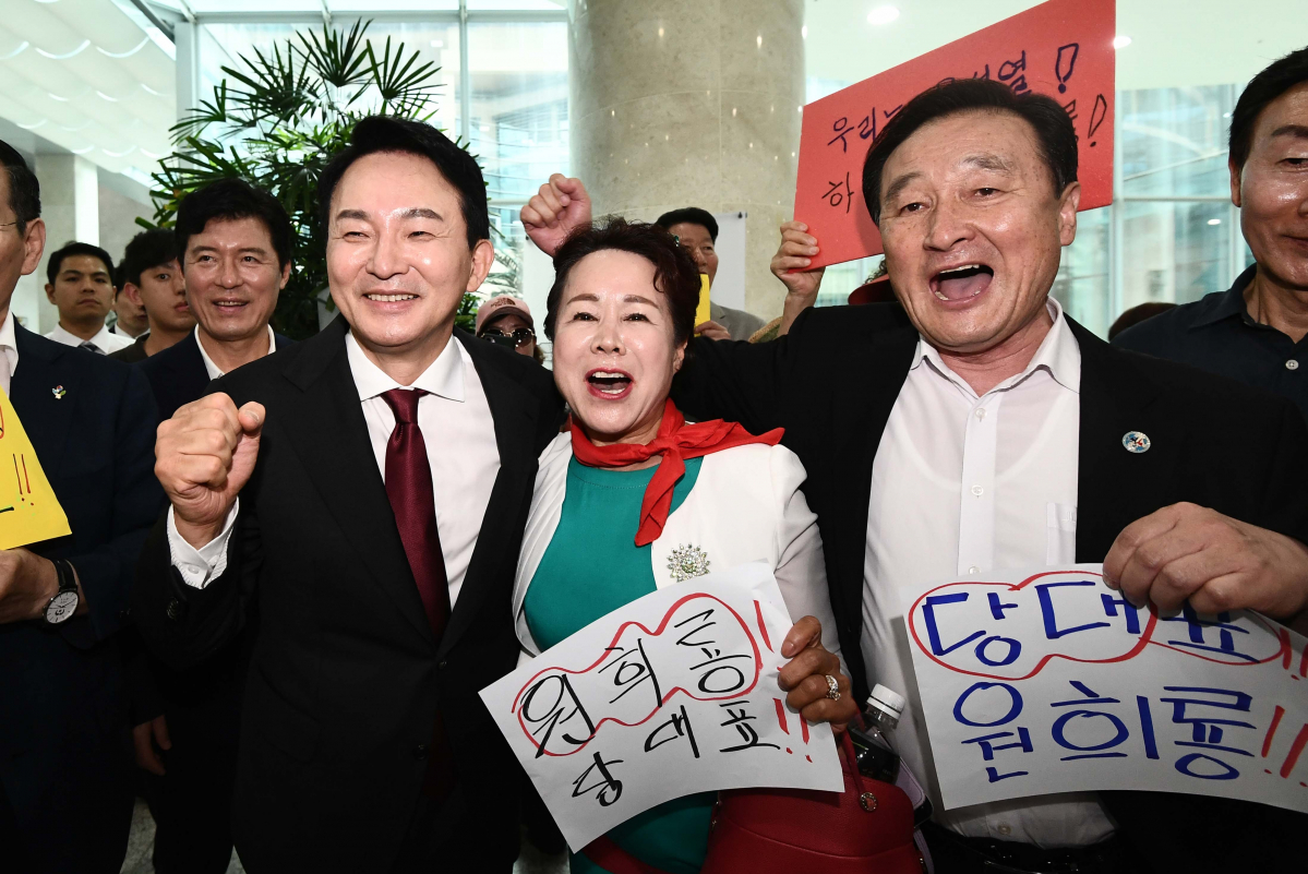 ▲원희룡 전 국토교통부 장관이 23일 서울 여의도 국회에서 국민의힘 당대표 출마선언을 마친 뒤 소통관을 나서고 있다. 신태현 기자 holjjak@