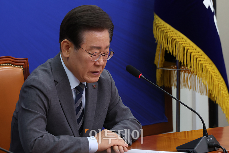 ▲이재명 더불어민주당 대표가 24일 서울 여의도 국회에서 당대표직 사퇴 입장을 밝히고 있다. 고이란 기자 photoeran@