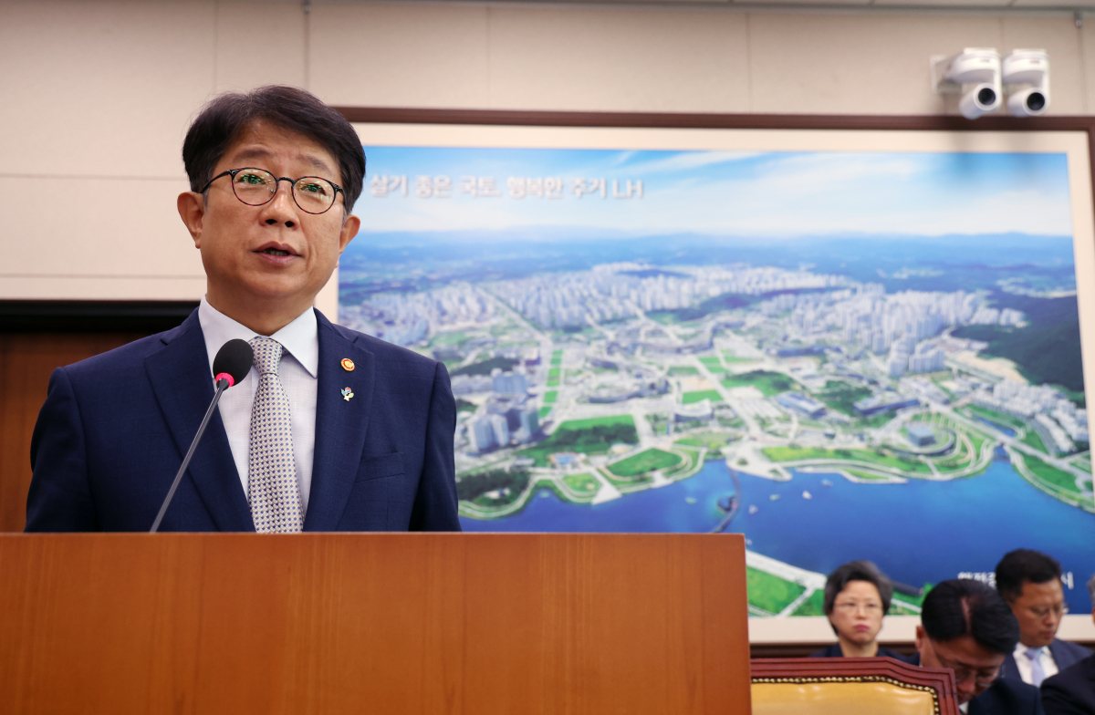 ▲박상우 국토교통부 장관이 25일 서울 여의도 국회에서 열린 제3차 국토교통위원회 전세사기 피해자 지원 대책 관련 청문회에서 발언하고 있다. (뉴시스)