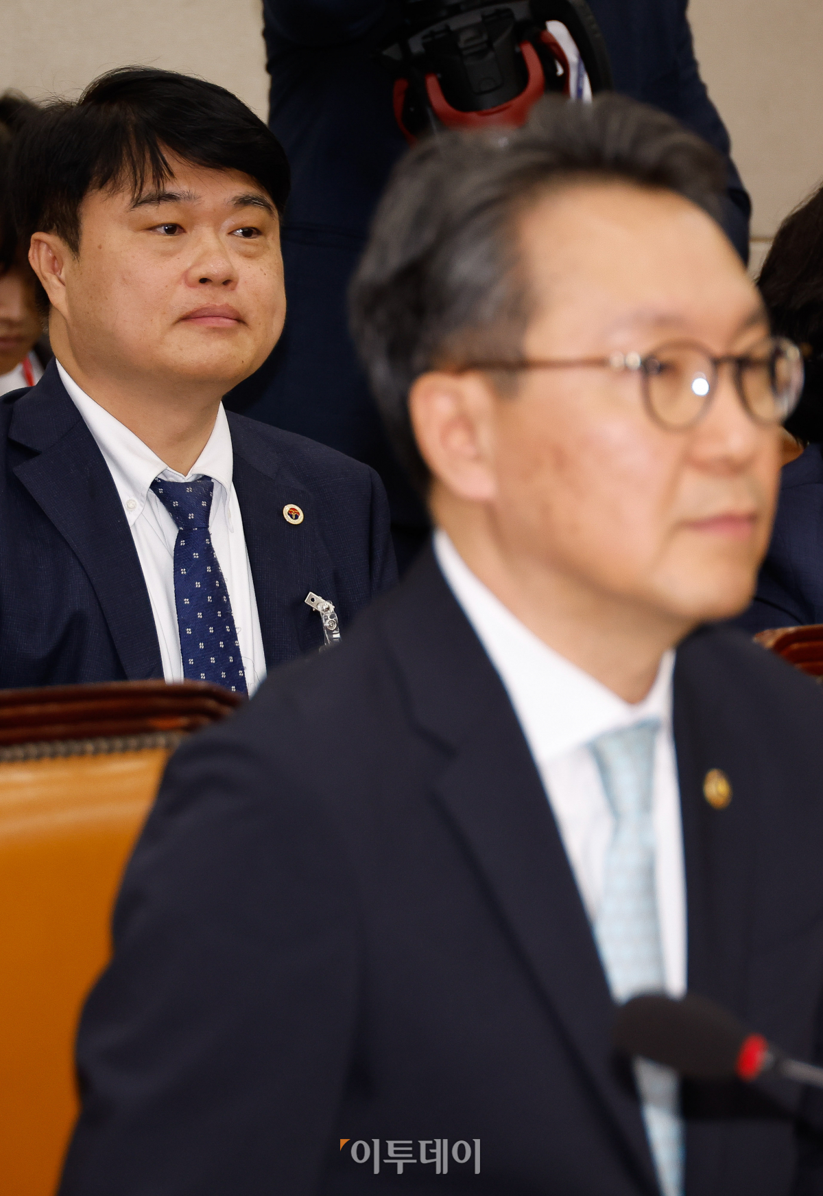 ▲26일 서울 여의도 국회 보건복지위원회 전체회의장에서 열린 의료계 비상상황 관련 청문회에 박민수(오른쪽) 보건복지부 제2차관과 임현택 대한의사협회장이 출석해 있다. 조현호 기자 hyunho@