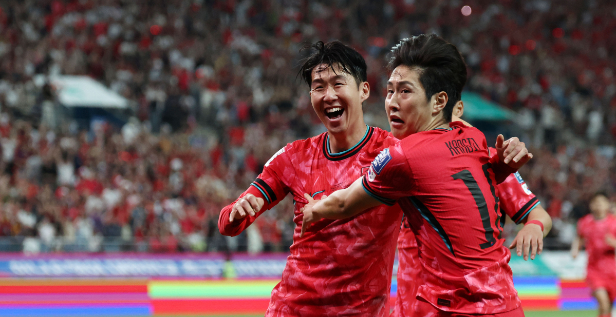 ▲골을 넣고 기뻐하는 손흥민과 이강인 (연합뉴스)