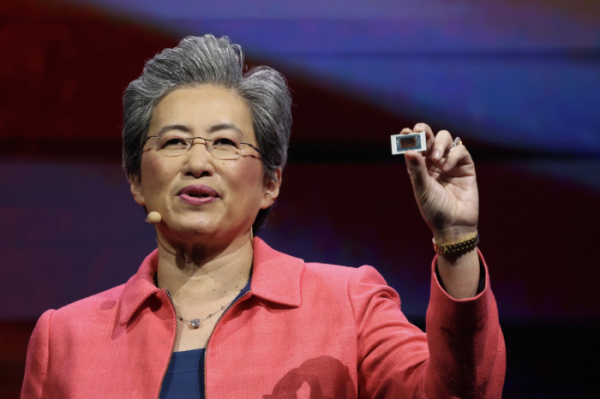 ▲미국 반도체 기업 AMD의 리사 수 최고경영자(CEO)가 3일 대만 타이베이에서 열린 '컴퓨텍스 2024'에서 기조 연설을 하고 있다.  (EPA/연합뉴스)
