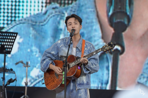 ▲로이킴 (사진 = 웨이크원 제공)