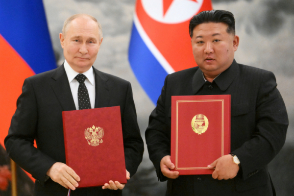 ▲블라디미르 푸틴 러시아 대통령(왼쪽)과 김정은 북한 국무위원장 (로이터/연합뉴스)