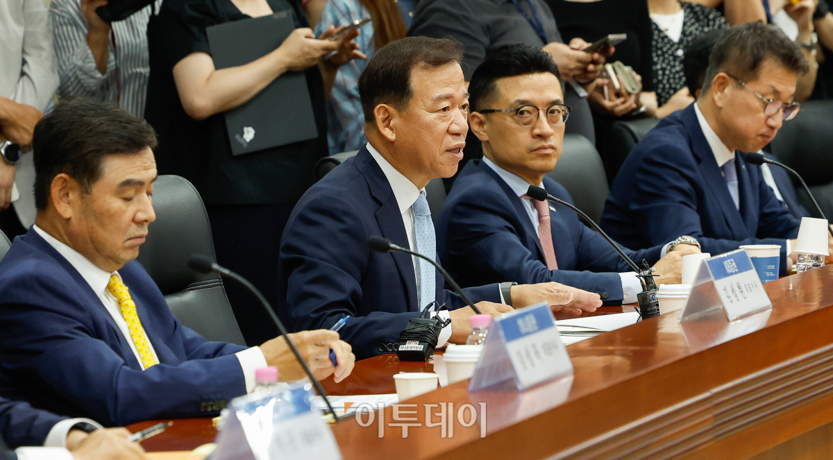 ▲서유석 금융투자협회장이 3일 서울 영등포구 금융투자협회에서 열린 금융감독원장-증권회사 CEO 간담회에서 모두발언을 하고 있다. 조현호 기자 hyunho@