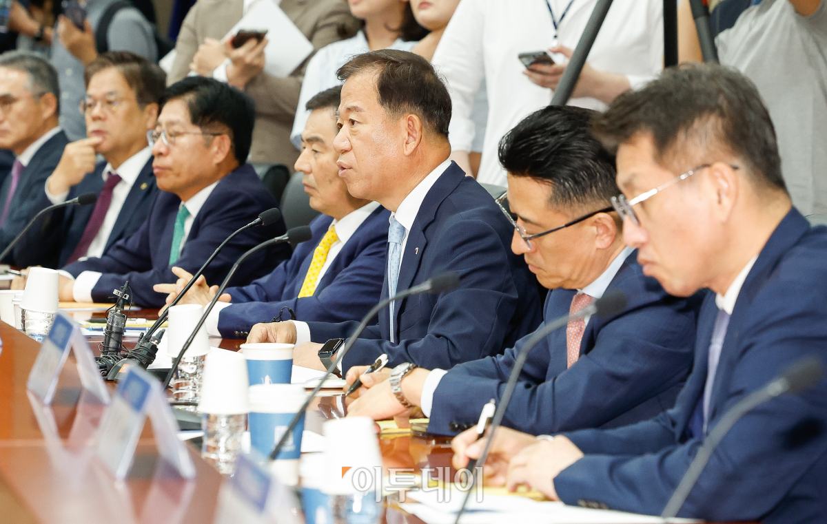 ▲서유석 금융투자협회장이 3일 서울 영등포구 금융투자협회에서 열린 금융감독원장-증권회사 CEO 간담회에서 모두발언을 하고 있다. 조현호 기자 hyunho@