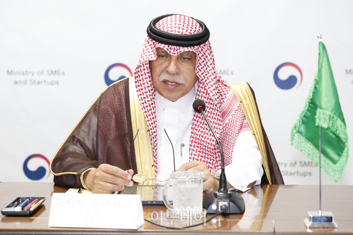 ▲마지드 빈 압둘라 알까사비 사우디 상무부 장관이 29일 서울 영등포구 기술보증기금 서울지역본부에서 열린 사우디 상무부 장관 양자회담에서 인사말을 하고 있다. 조현호 기자 hyunho@