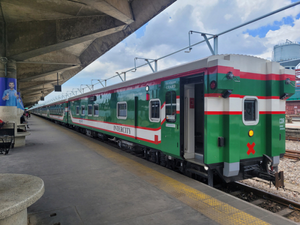 ▲한국산 방글라데시 열차. (사진제공=코레일)