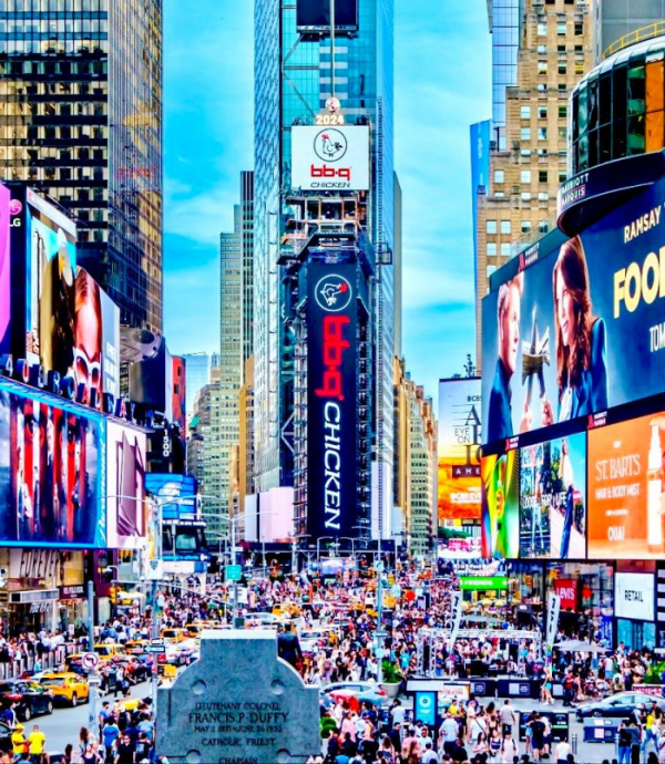 ▲BBQ가 뉴욕의 심장 타임스퀘어(Times Square)에서 광고 캠페인을 전개한다. (사진제공=BBQ)