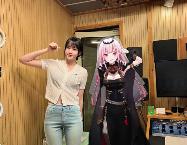 ▲스테이씨 윤, Mori Calliope(사진 = 하이업엔터테인먼트 제공)