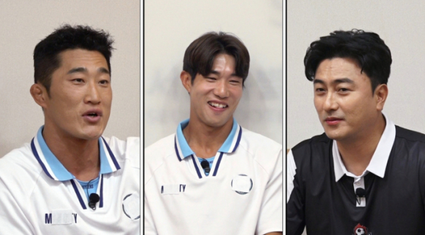 ▲'뭉쳐야 찬다' 홍범석(가운데)(사진제공=JTBC)