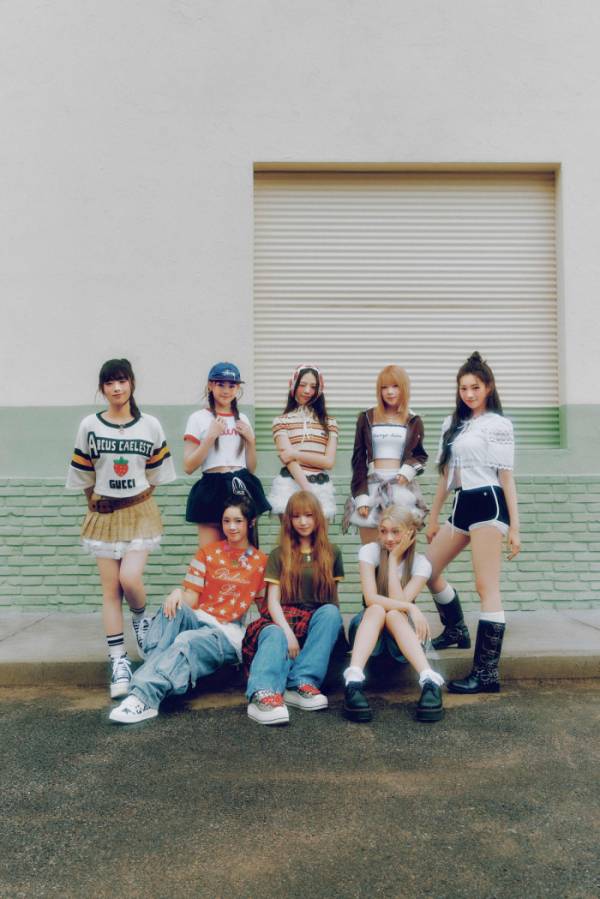 ▲유니스 단체 콘셉트 포토(사진제공=F&F엔터테인먼트)