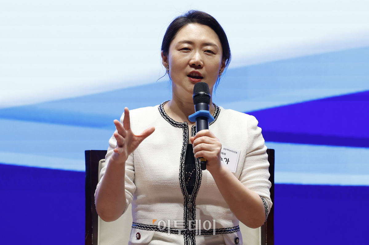 ▲민수아 삼성액티브자산운용 대표이사가 5일 서울 영등포구 한국거래소 서울사무소에서 열린 액티브 상장지수펀드(ETF) 브랜드 KoAct 출범 1주년 기자간담회에서 취재진의 질문에 답하고 있다. 조현호 기자 hyunho@