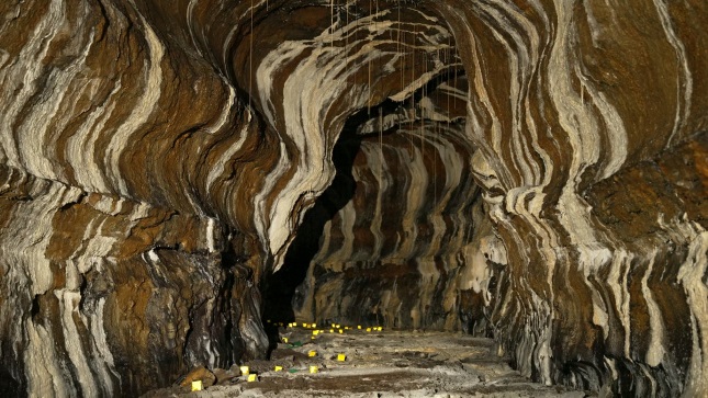 ▲제주 용천동굴