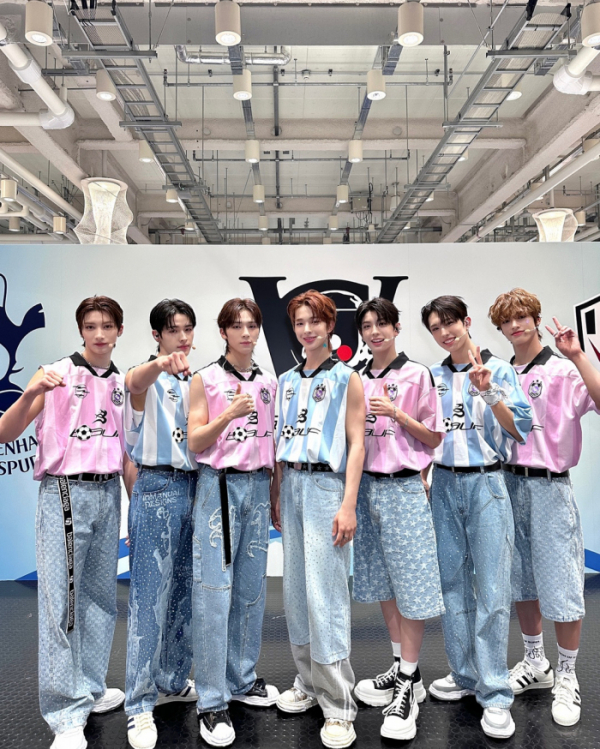 ▲NEXZ(넥스지)(사진제공=JYP엔터테인먼트, Sony Music Labels Inc.)