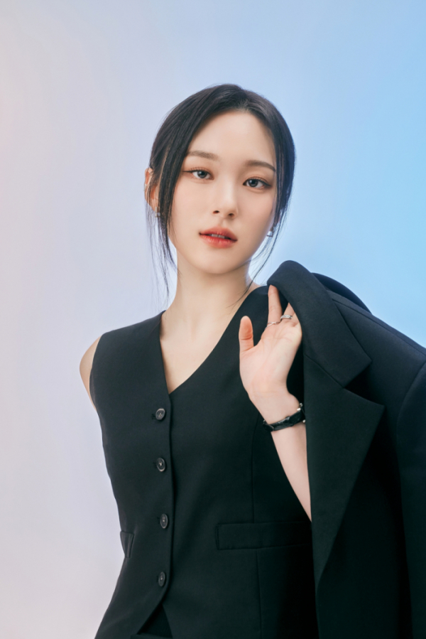 ▲이젤 (사진 = MNH엔터테인먼트 제공)