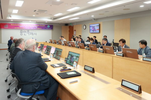 ▲용인특례시와 미국 새크라멘토 경제위원회의 간담회가 시청에서 열렸다. (용인특례시)