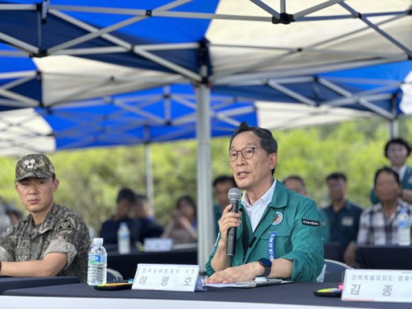 ▲이병호 한국농어촌공사 사장이 21일 금풍제에서 열린 을지연습 실제훈련에서 발언을 하고 있다. (사진제공=한국농어촌공사)