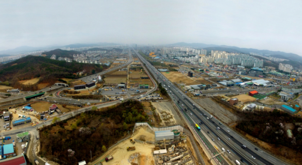 ▲경부고속도로와 용인플랫폼시티 개발예정지 전경 (용인특례시)