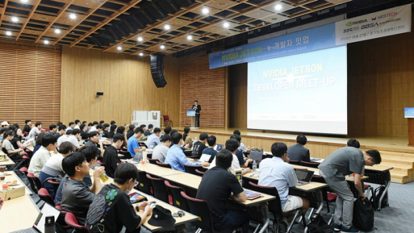 ▲경과원이 판교 경기창조경제혁신센터에서 엔비디아와 ‘AI 교육 및 기술·컨설팅 지원 협력 선언식’을 진행하고 테크데이(Tech Day)를 개최했다. (경기도경제과학진흥원)