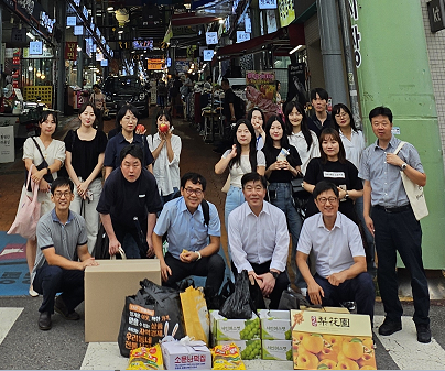 ▲예금보험공사는 6일 서울 노원구에 위치한 도깨비시장에 방문해 추석 명절맞이 장보기 행사를 실시했다. (사진제공=예보)