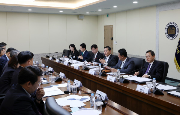 ▲신원식 국가안보실장이 24일 서울 용산 대통령실에서 열린 안보경제현안 점검회의를 주재하고 있다. (사진제공=대통령실 )