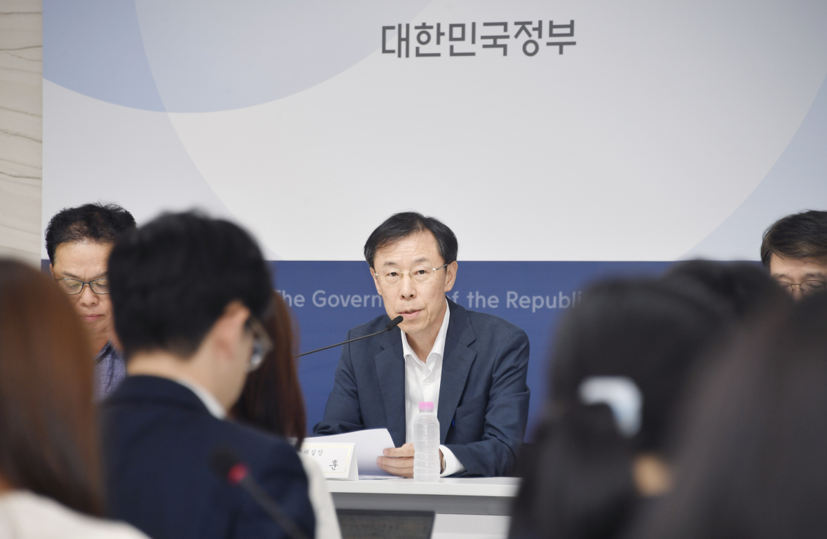 기재부 "유산과세→취득과세로 상속세 전환…내년 상반기 국회 제출"