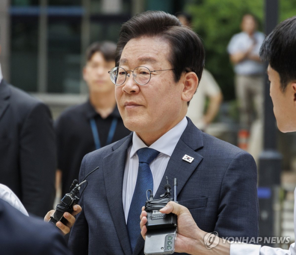 ▲더불어민주당 이재명 대표가 9일 오후 서울 서초구 서울중앙지법에서 열린 '공직선거법 재판 위증교사 혐의' 1심 속행 공판에 출석하고 있다. (연합뉴스)