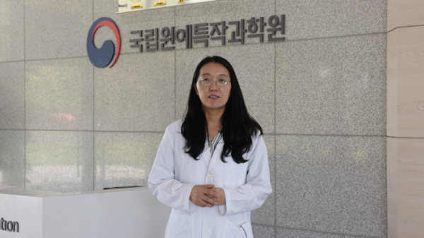 ▲이지현 농촌진흥청 국립원예특작과학원 농업연구관이 4일 전북 완주군 소재 본원에서 가진 본지와의 인터뷰에서 신선도 유지 기술인 CA 선박 기술에 대해 설명하고 있다. 조현호 기자 hyunho@   (이투데이DB)