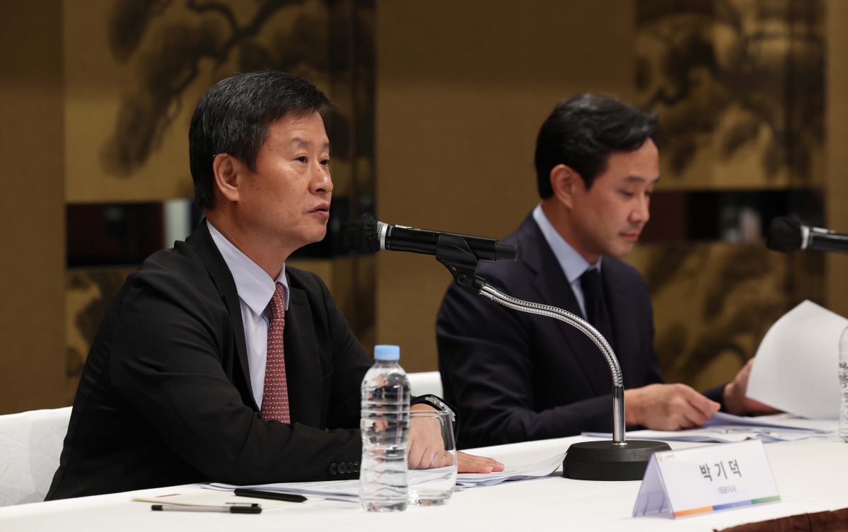 ▲박기덕 고려아연 사장이 2일 서울 용산구 그랜드하얏트 호텔에서 열린 영풍과 MBK와의 경영권 분쟁 관련 기자회견에서 취재진 질문에 답하고 있다. 신태현 기자 holjjak@