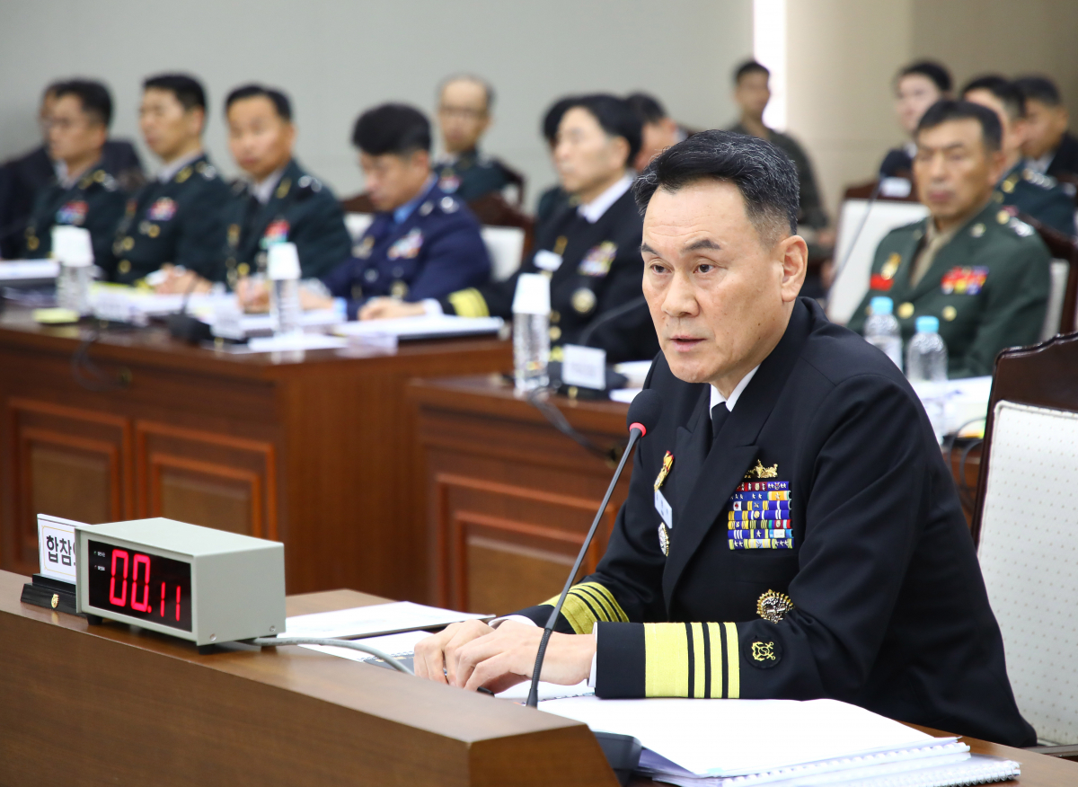 ▲김명수 합참의장이 10일 서울 용산구 합동참모본부에서 열린 국회 국방위원회의 합동참모본부 등에 대한 국정감사에서 의원들의 질의에 답하고 있다. 국회사진취재단